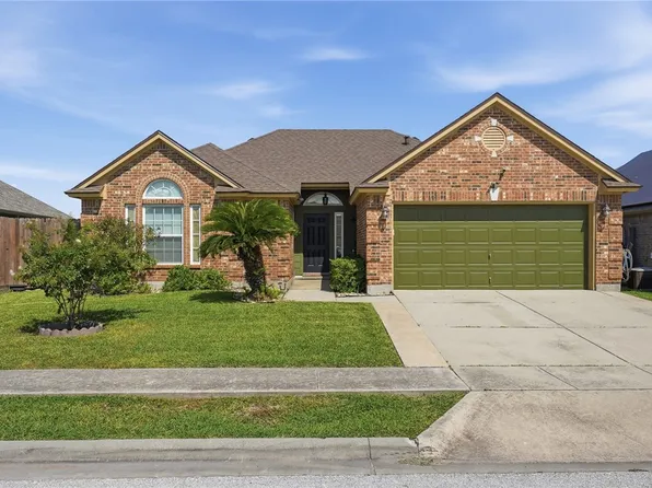 204 Pacific Dr, Portland, TX 78374