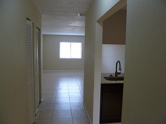4th image of 4998 Paulie Ct APT 6