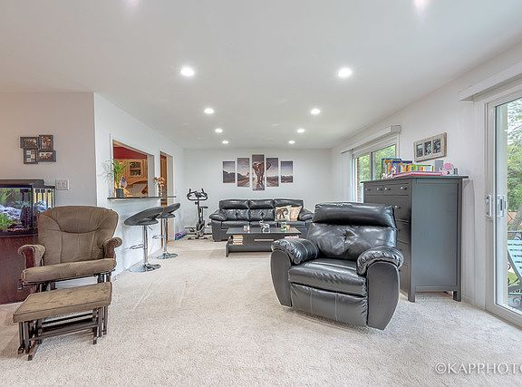 4th image of 8998 Kennedy Dr APT 2F