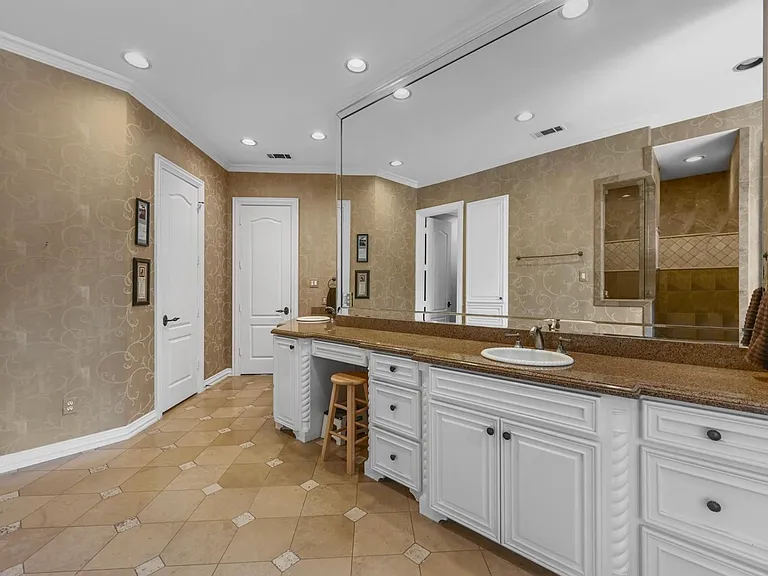 3320 Harvard Ave — Photo 22