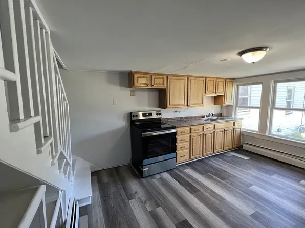 63 E Bow St APT 3, Franklin, NH 03235