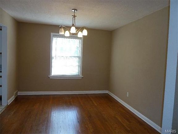 5th image of 400 Thoroughman Ave