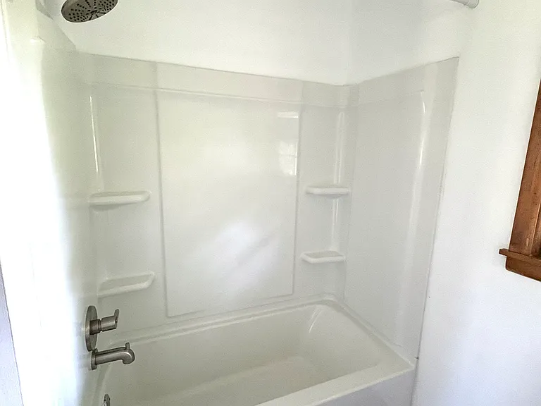 Full Bath.