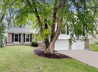 991 Barlina Rd, Crystal Lake, IL 60014