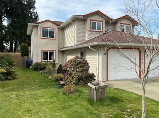 4711 Cruickshank Ave #A, Courtenay, BC V9N 8S6