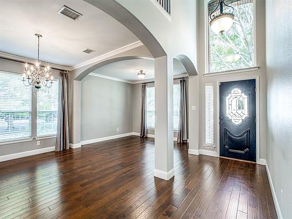 2nd image of 4901 Plantation Ln