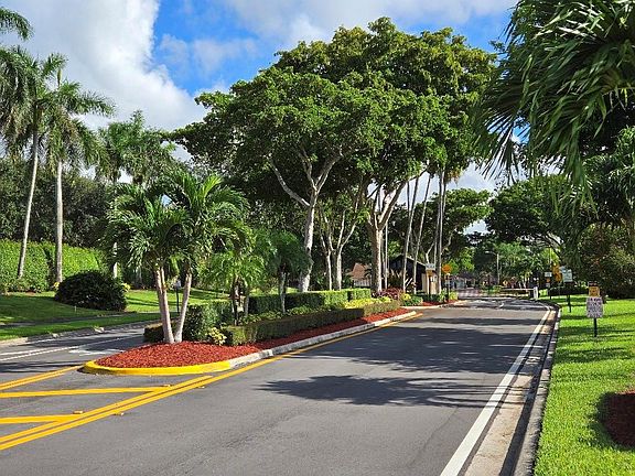 2nd image of 8223 Springlake Drive #8223