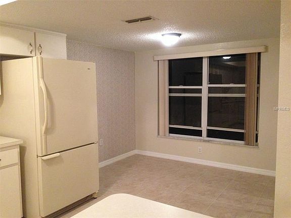 5th image of 21635 Rosewood Ct