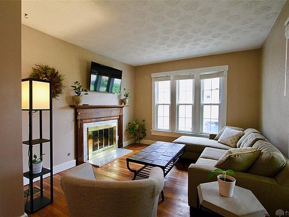 5th image of 208 Rockhill Ave