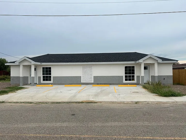 2458 De Leon Dr — Photo 15
