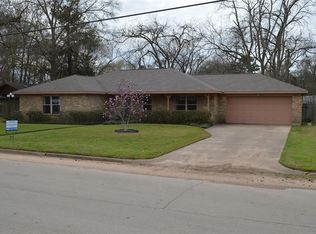407 N 7th St, Crockett, TX 75835