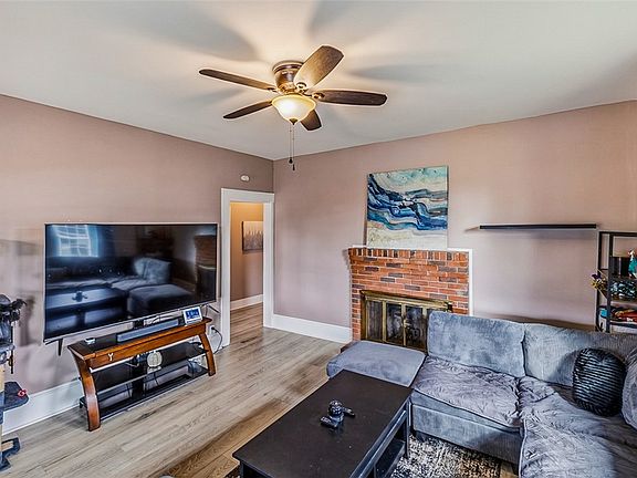 4th image of 20 8th St