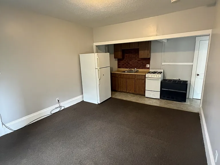 238 Davis St #7 — Photo 1