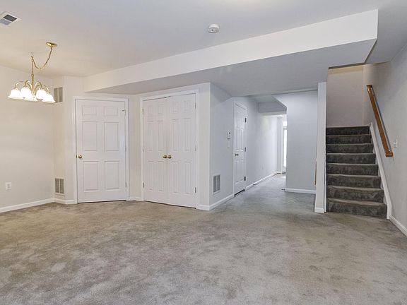3rd image of 307 Galway Ln