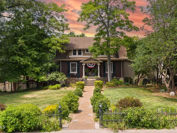 1206 Moreau Dr, Jefferson City, MO 65101