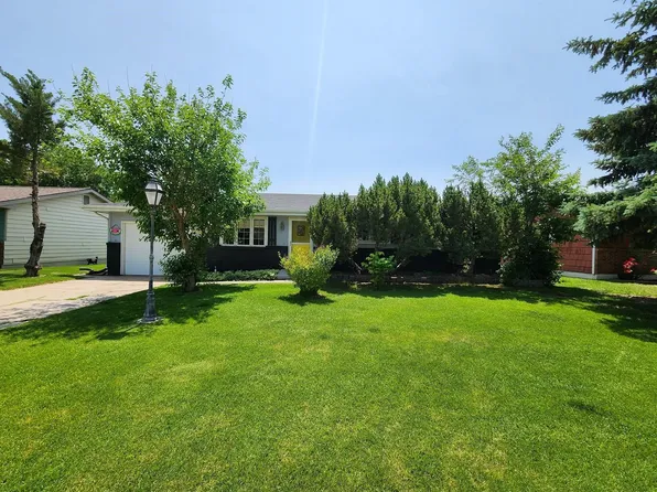 1019 16th St, Gothenburg, NE 69138