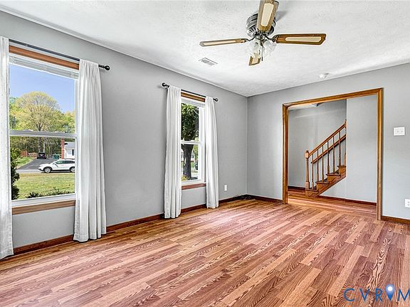 4th image of 421 Evanrude Ln