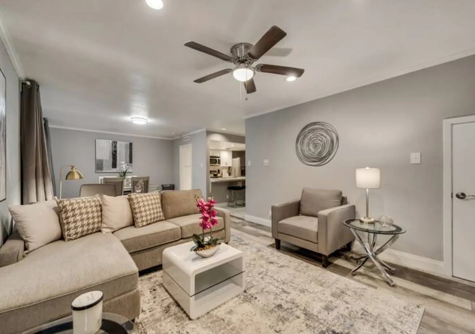 GP60A World Cup Stay - 10 min to AT&T - Sleeps 8 - Free Parking — Photo 1