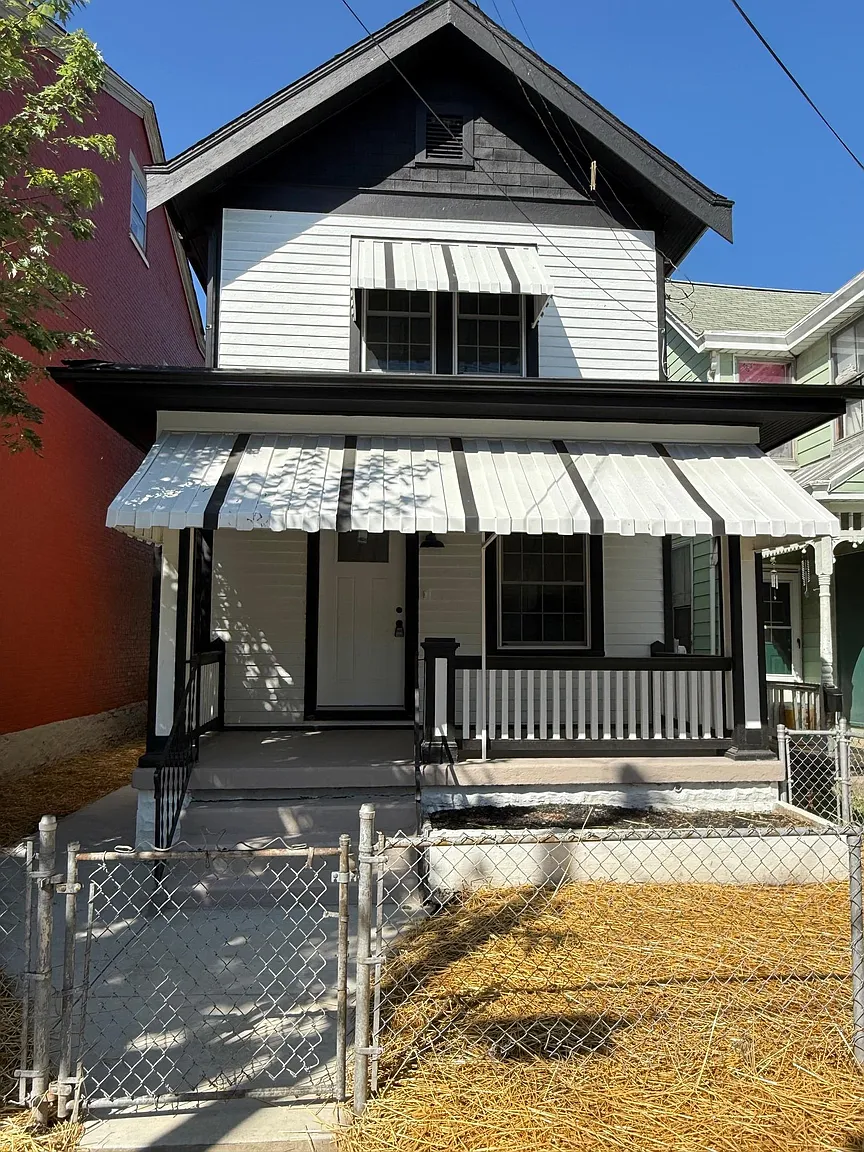 1721 Russell St photo 1