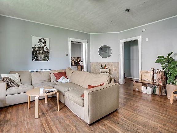 2nd image of 514 5th Ave SE #1
