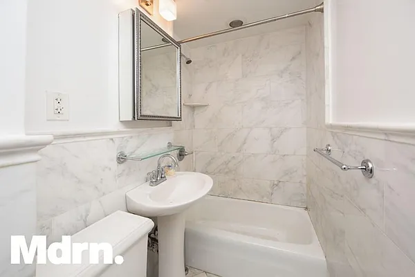 Rented by Mdrn Residential | media 12