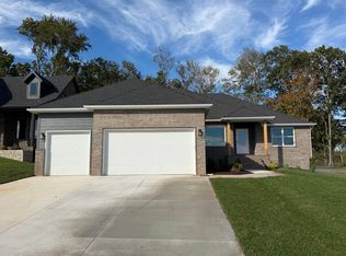 5569 E Wild Horse Drive, Springfield, MO 65802