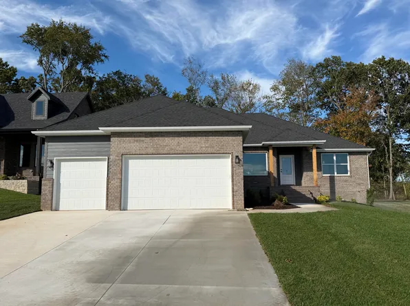5569 E Wild Horse Drive, Springfield, MO 65802