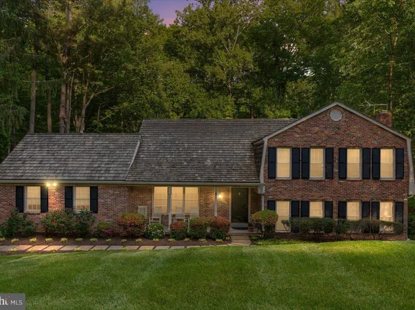 11404 Octagon Ct, Fairfax, VA 22030
