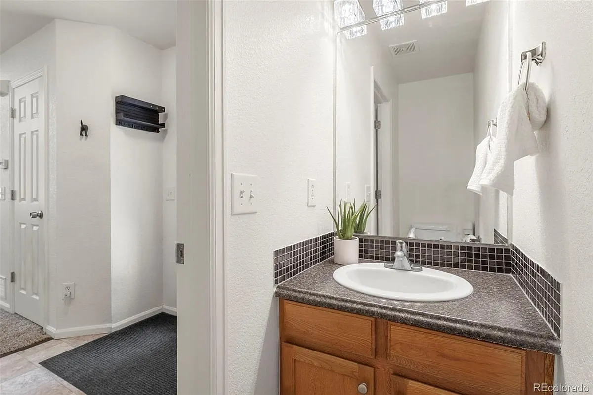 500 W 114th Pl - 500 W 114th Pl — Photo 2