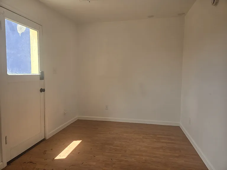 2246 E 6th St #2 — Photo 10