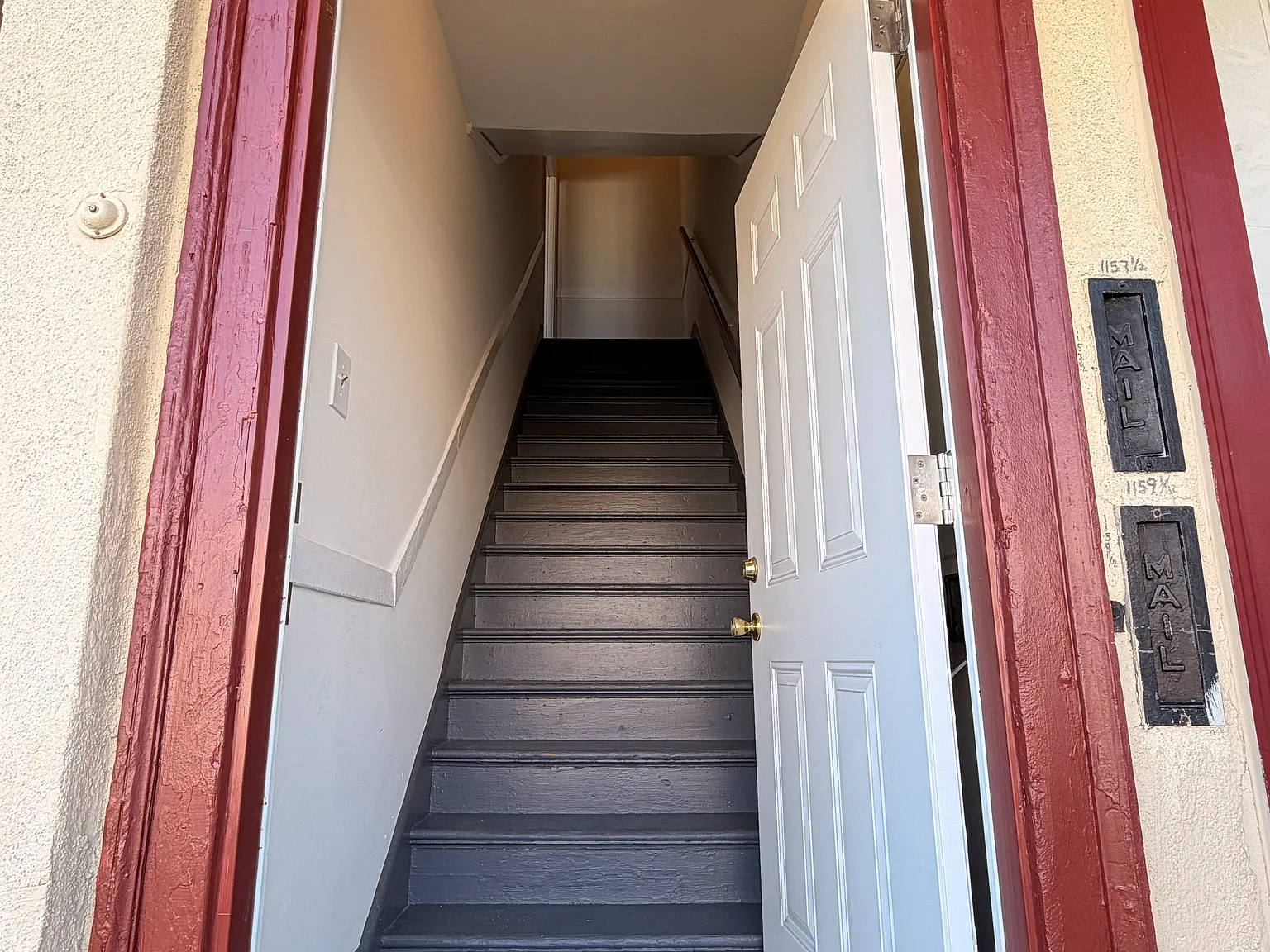 2 bed, 1050 sqft, $2,500 — Photo 3