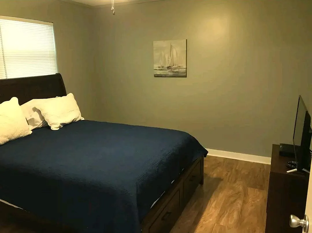 3 bed, $1,600 — Photo 4