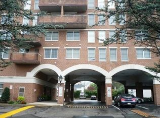 37 Iron Forge Sq, Pompton Lakes, NJ 07442