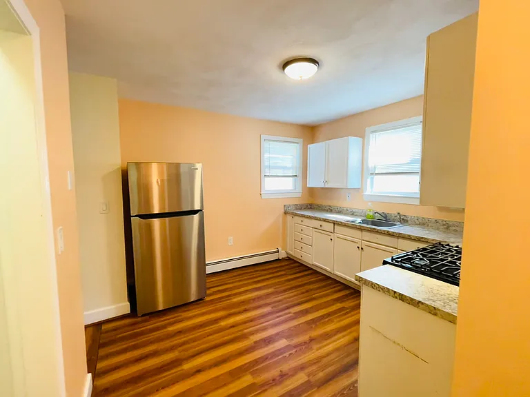 137 W Selden St #1 — Photo 13