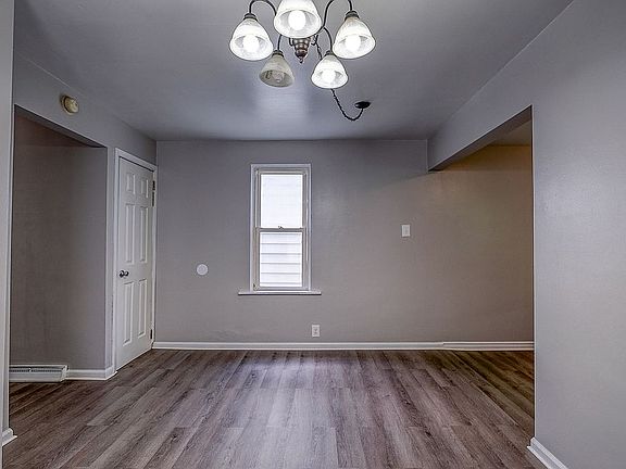 5th image of 112 W Boyd Ave