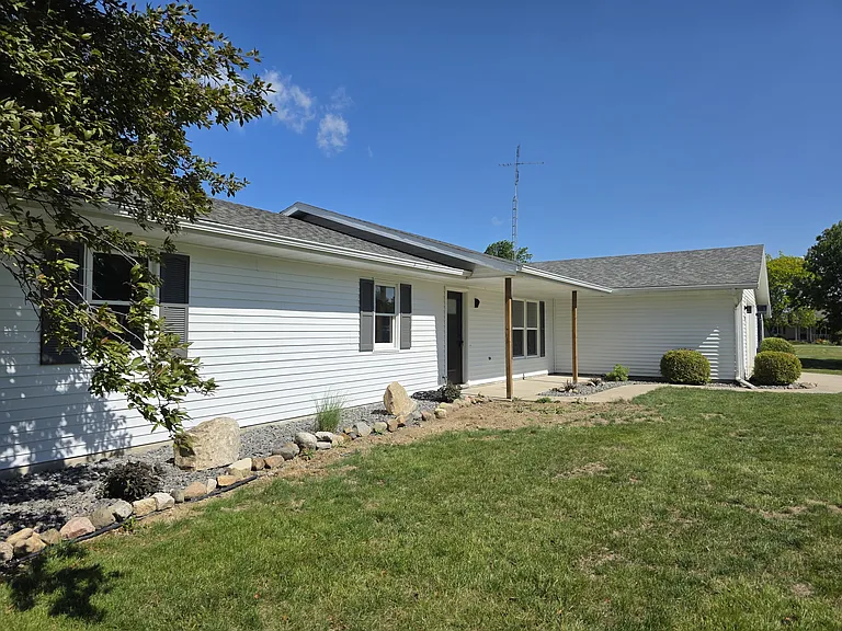 121 Avalon Dr — Photo 5