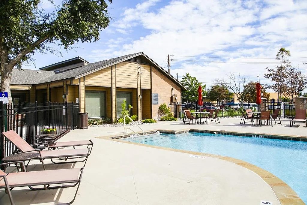 Hawthorne House — Photo 1