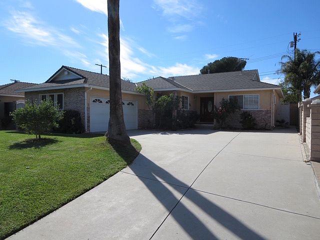 1st image of 10041 McLennan Ave