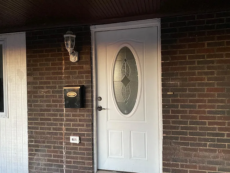 1215 Walnut St — Photo 3