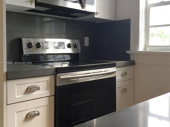 3rd image of 4342 Sheridan Ave APT 5