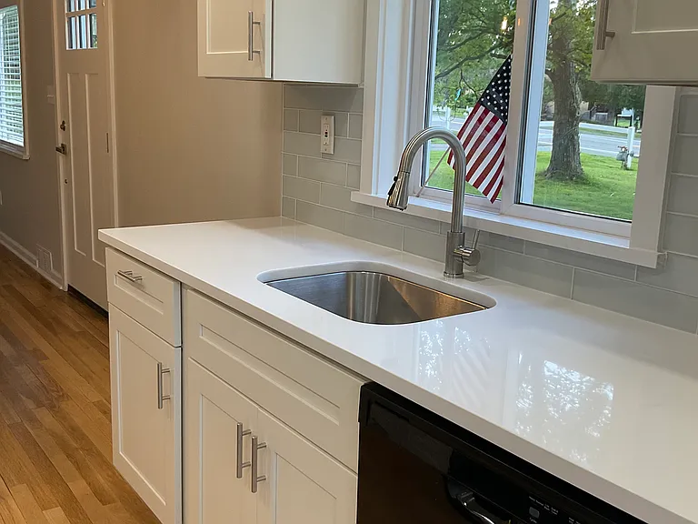 5238 Middle Rd — Photo 5