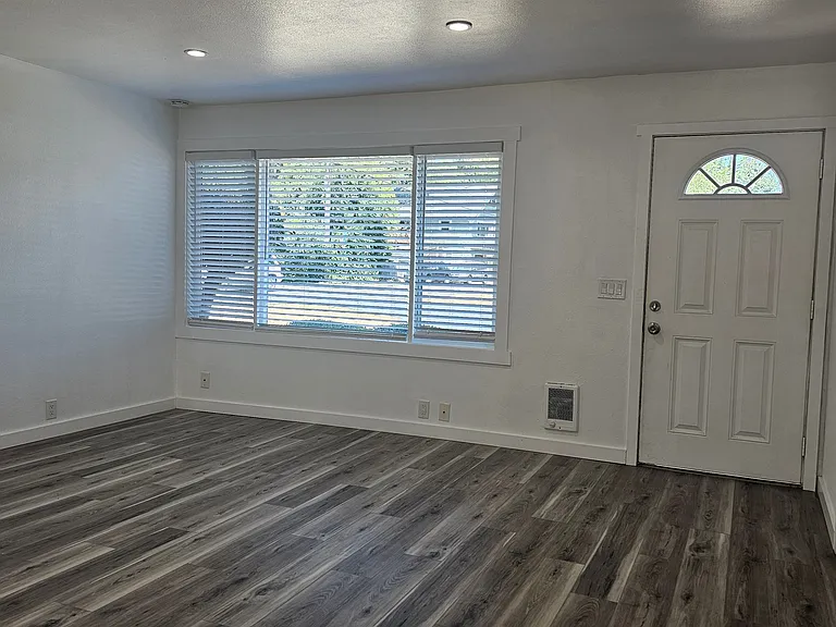 8708 SE 32nd Ave — Photo 15