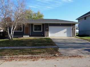 1820 SW 23rd St, Lincoln, NE 68522
