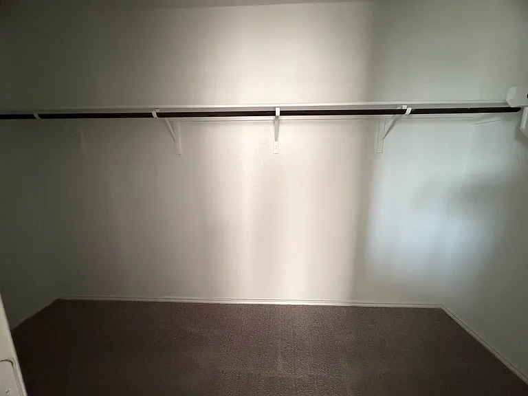 133 Bennington Dr — Photo 32
