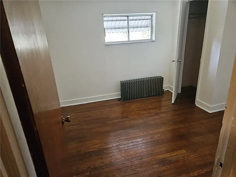 537 6th St — Photo 30