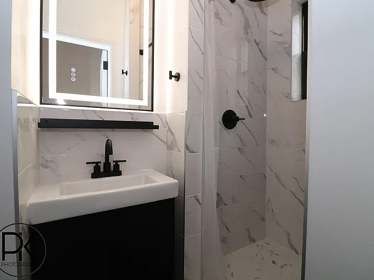 122 Bedford Ave #2RR — Photo 8
