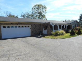 800 White Oak Dr, Springfield, OH