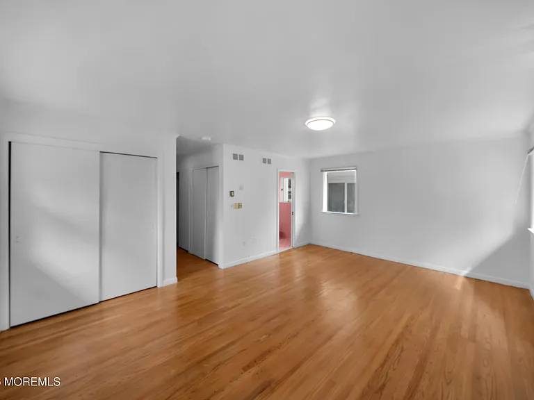 170 Bingham Ave — Photo 14