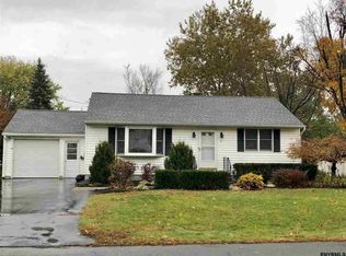 4 Carol Ann Dr, Albany, NY 12205