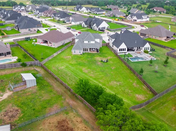 4233 Padova Cir, College Station, TX 77845